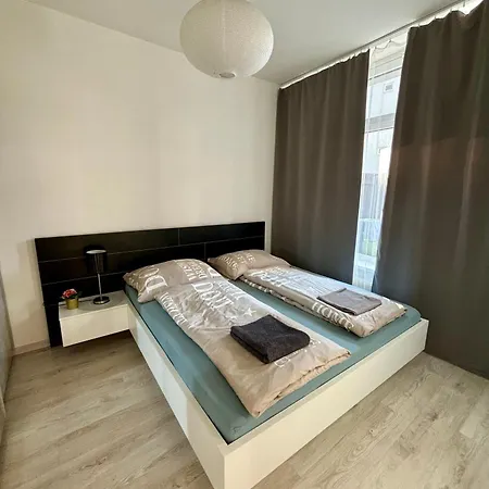 New, Sunny, Terrace, Grill, Parking! דירה *