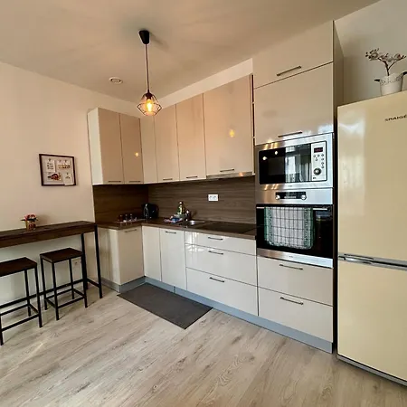 Apartamento New, Sunny, Terrace, Grill, Parking!